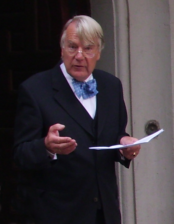 Porträt von Dipl.-Ing Architekt, Stadtplaner Gerhard Hirschfeld
