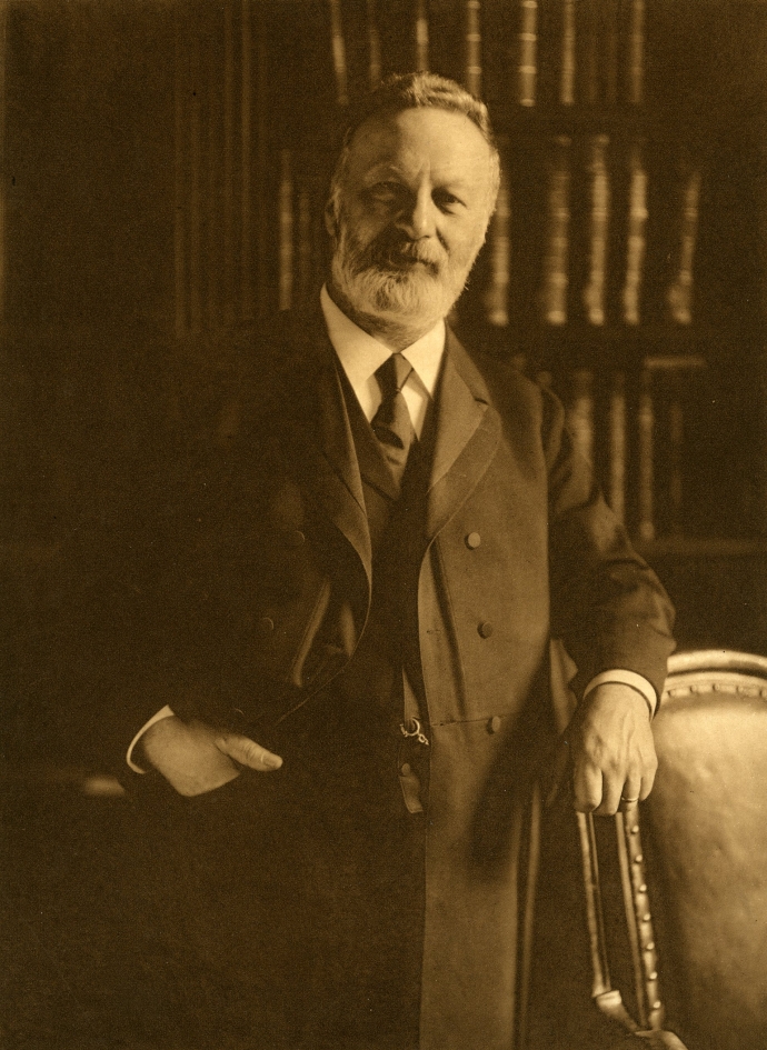 Porträt von Dr. Albert Wolffson
